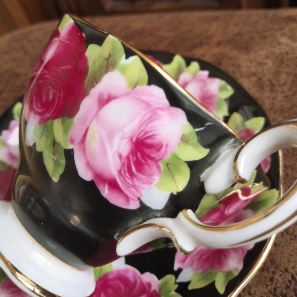 Royal Albert Bone China "Old English Rose" Cup and Saucer - Picture 6 of 8
